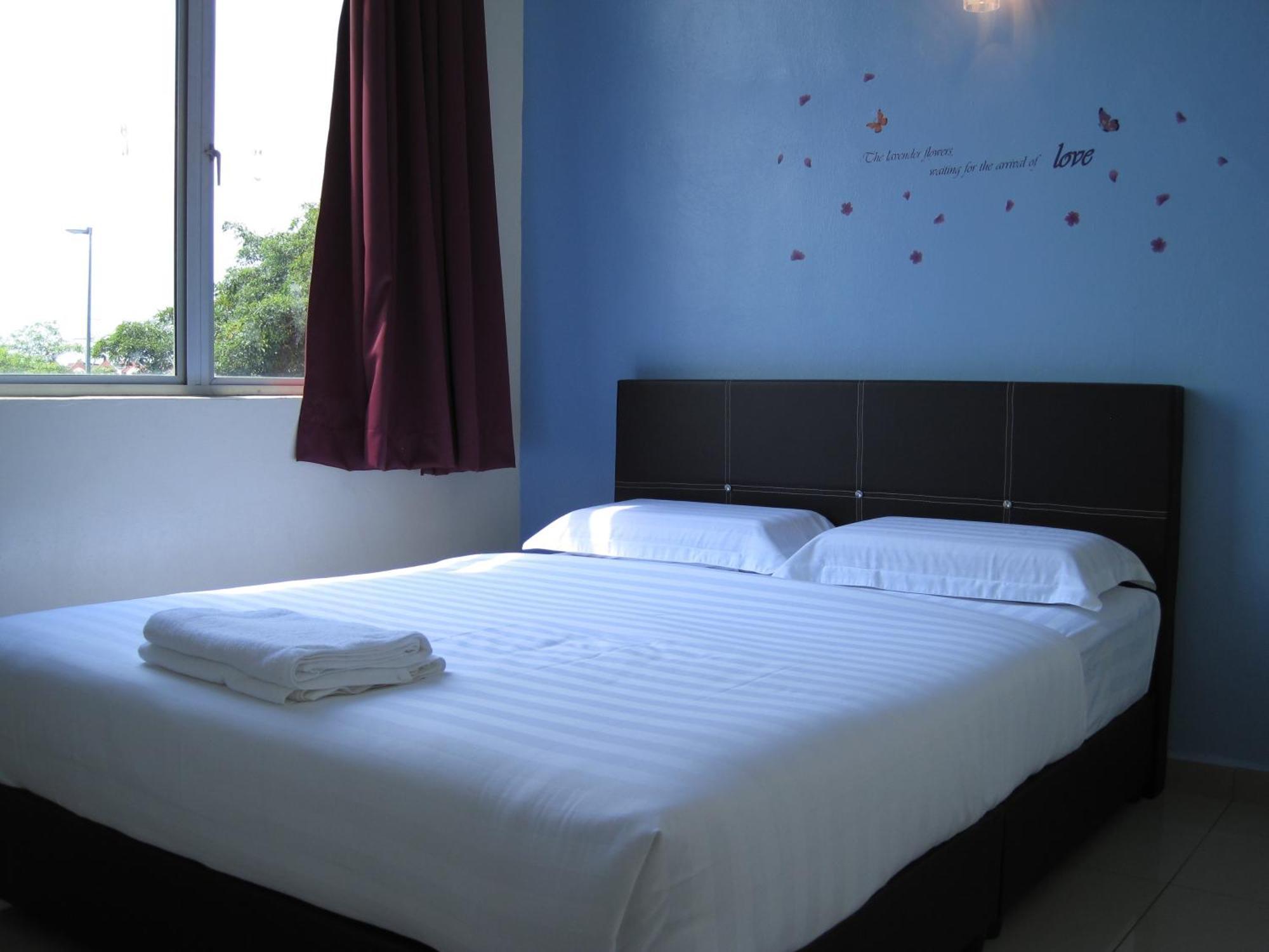 Max Inn Hotel Parit Raja Habitación foto